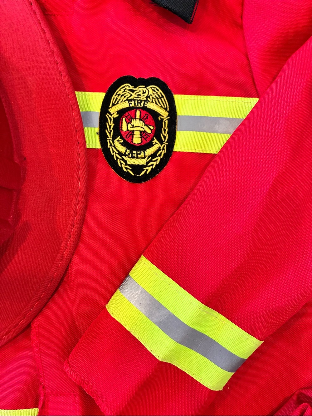 2-3T Firefighter Costume with Hat 🚒 - Picture 3 of 8